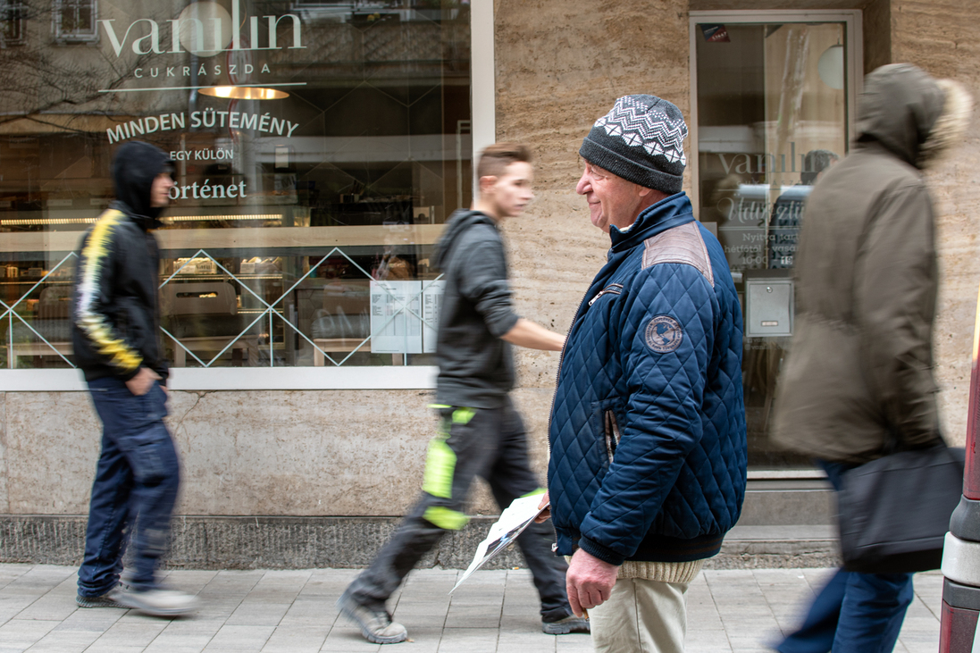 hajléktalan Fedél Nélkül Jászai Mari tér