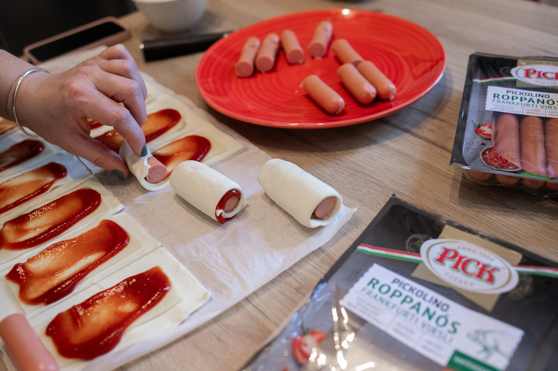 recept virsli roló pigs blanket